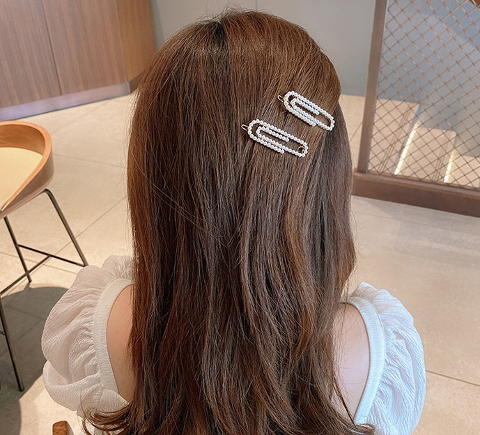 Pippa pearl hair clip set detail