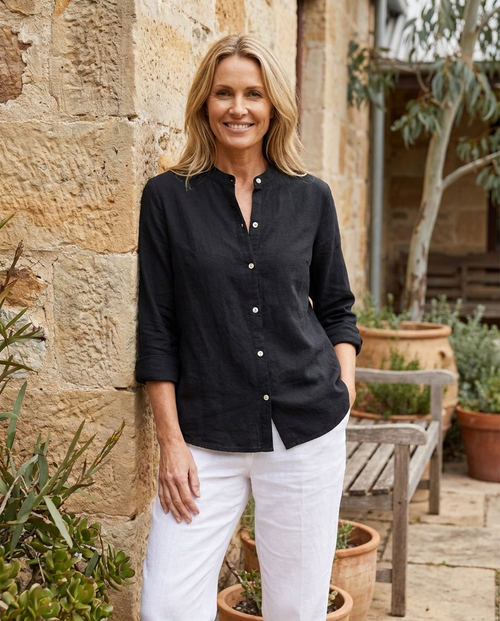 Romy relaxed linen shirt in black, worn - Lia Dora